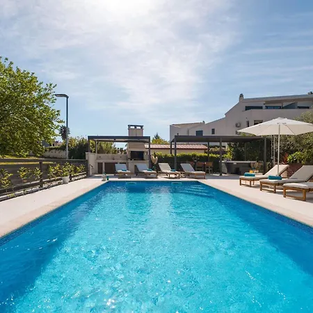 Schoenes Mala 4 Mit Pool *