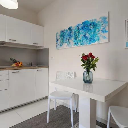 Schoenes Mala 4 Mit Pool Apartment