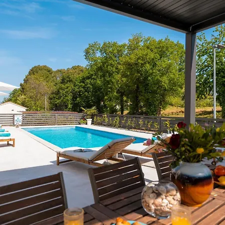 Schoenes Mala 4 Mit Pool