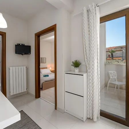 Apartment Schoenes Mala 4 Mit Pool *