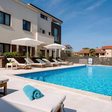 Schoenes Mala 4 Mit Pool Apartment